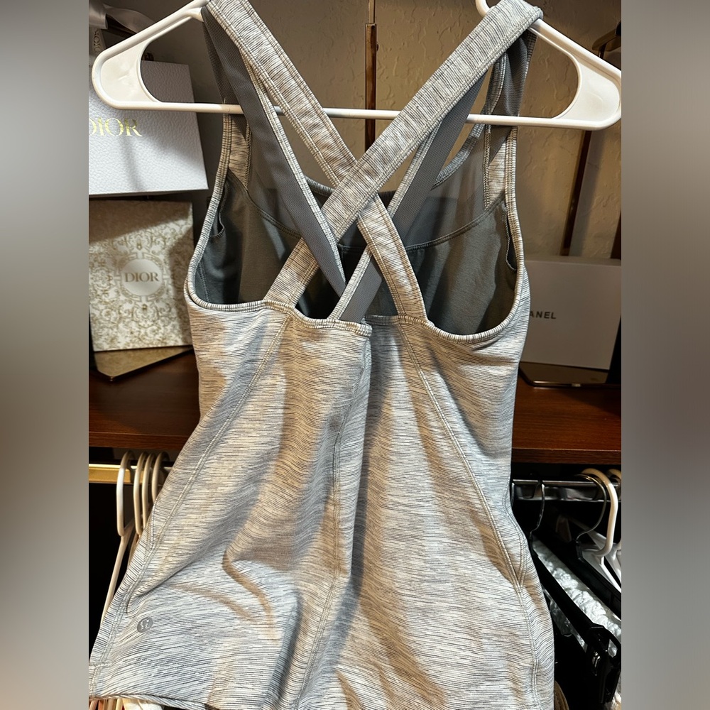 LULULEMON TANK